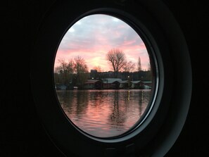 Interior - Entire bungalow for family or friends up to 15 people, terrace, unique! (Hlavní město Praha)