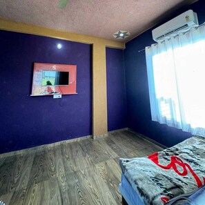 Camas plegables/adicionales y ropa de cama 