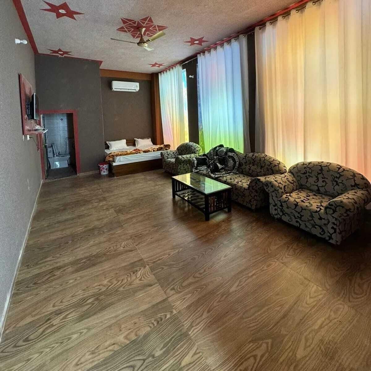 Triple Room | Rollaway beds, bed sheets