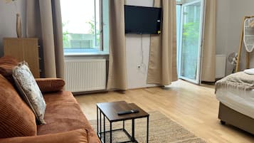 Eenvoudige studio | Een strijkplank/strijkijzer, gratis wifi