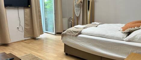 Studio – basic | Strykejern/-brett og wi-fi (inkludert)