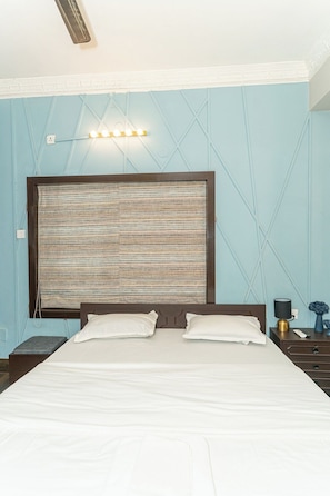 2 habitaciones, tabla de planchar con plancha, wifi y ropa de cama