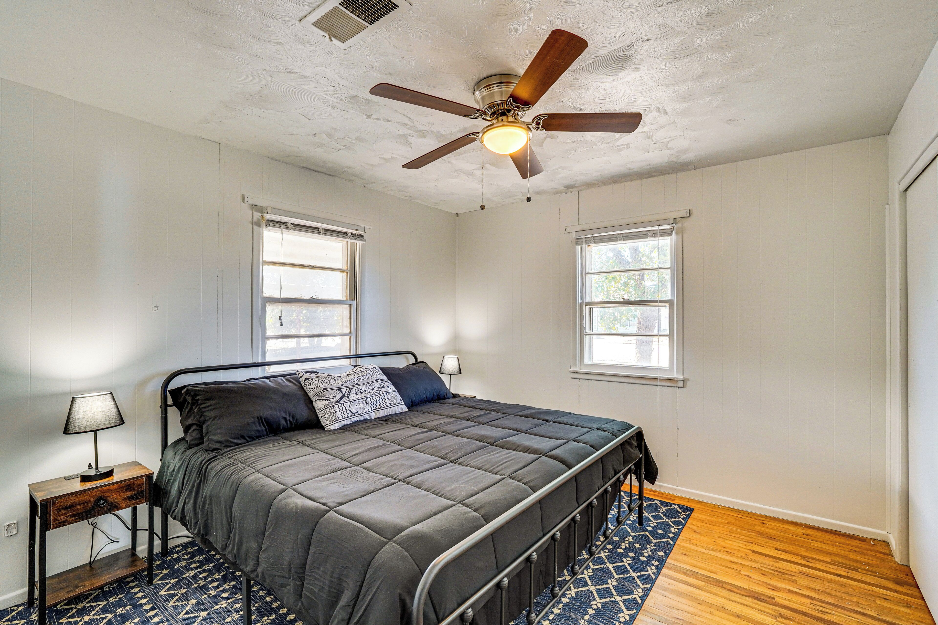 3 bedrooms, iron/ironing board, Internet, bed sheets