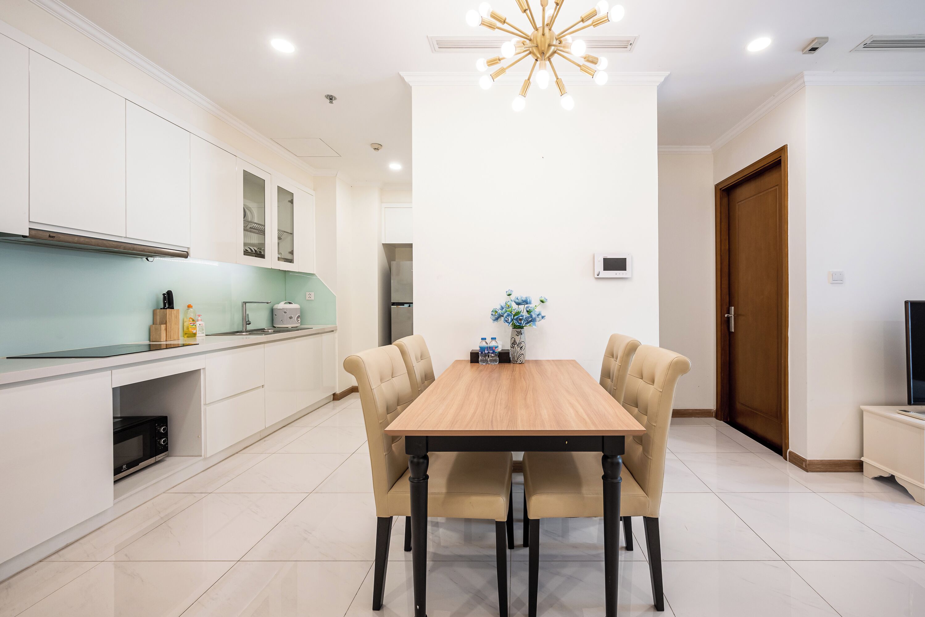 ซีเนียร์อพาร์ทเมนท์, ระเบียง, วิวเมือง | โต๊ะทำงาน, พื้นที่ทำงานแบบใช้แล็ปท็อป, Wi-Fi ฟรี