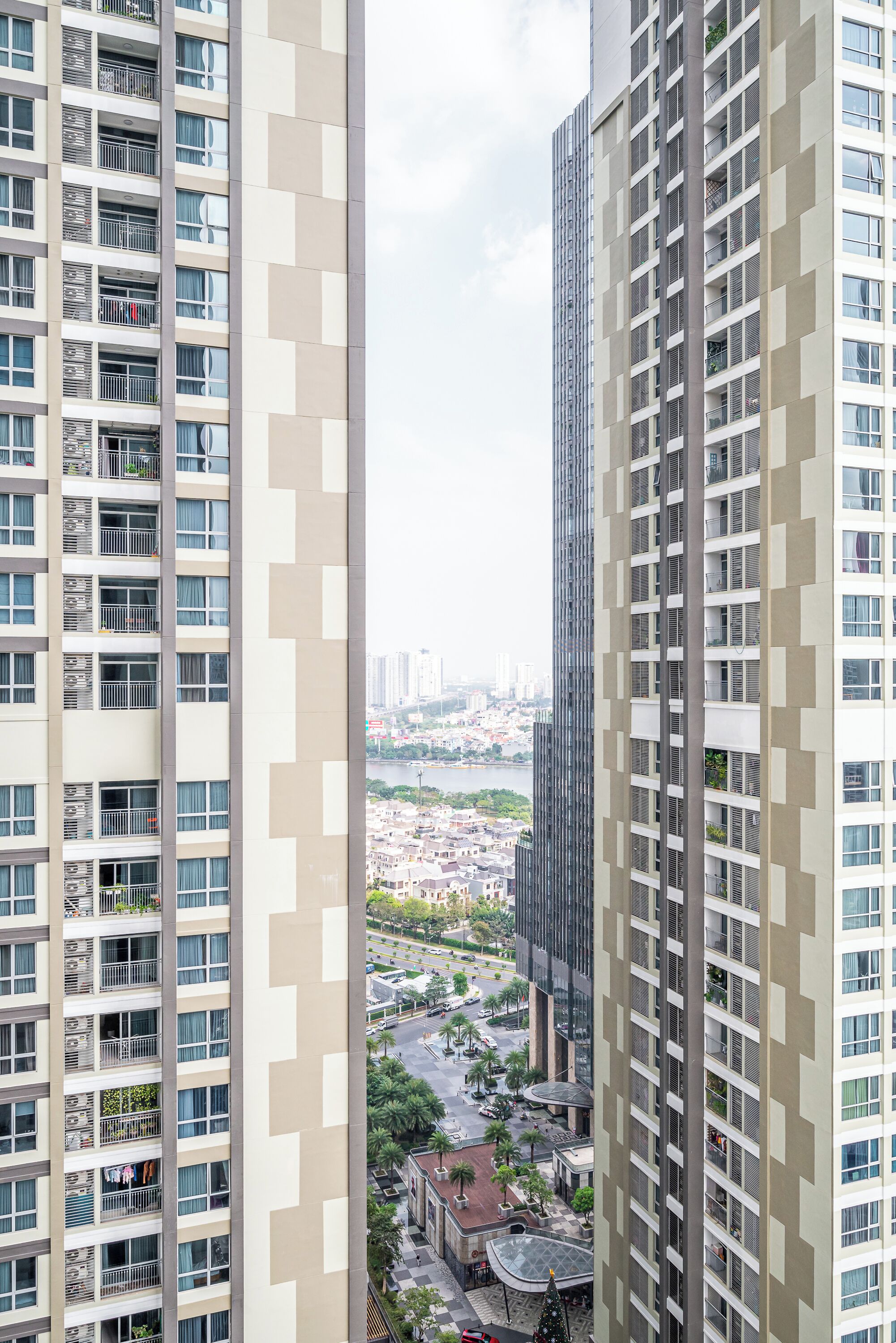 Vista frontal de la propiedad