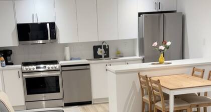 Modern & New Built 2-Bed Apartment – A Must Try! Near Toronto