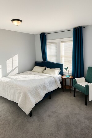 3 chambres, fer et planche à repasser, Wi-Fi, draps fournis