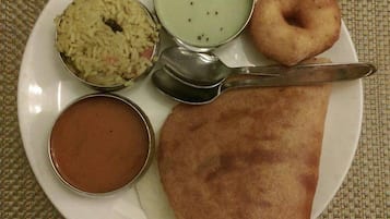 Bữa sáng mang đi hàng ngày với phụ phí nhỏ