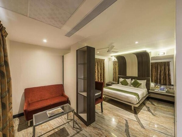 Superior Room | Free WiFi - Cartier Biznotel (Bengaluru)