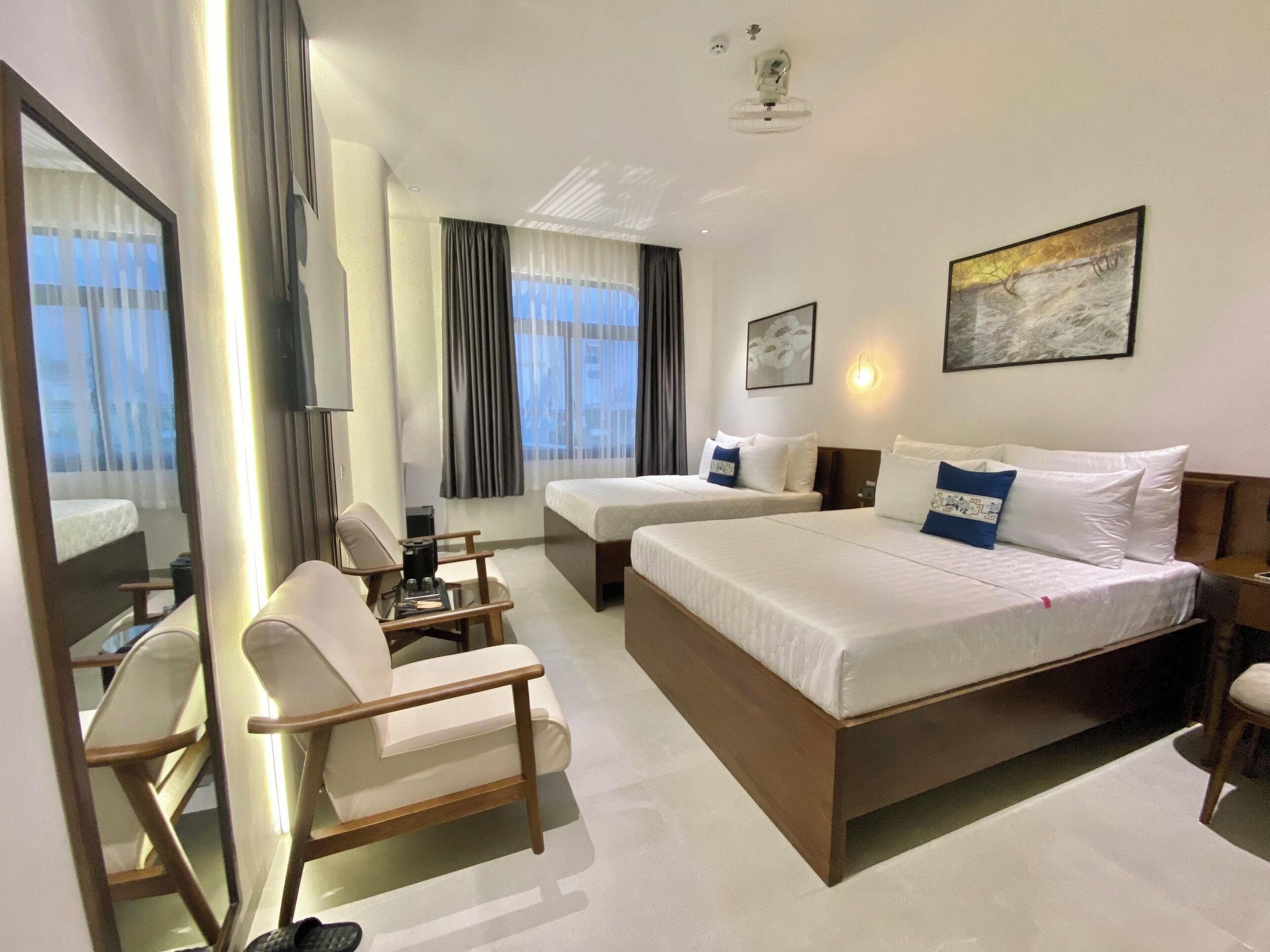 Family Double Room | Iron/ironing board, bed sheets