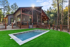 A heated pool - Special | Heated Pool • Hot Tub • Pets • Fire Pit (Broken Bow)