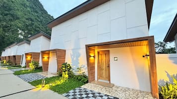 Façade de lâhĂ©bergement - soirĂ©e/nuit