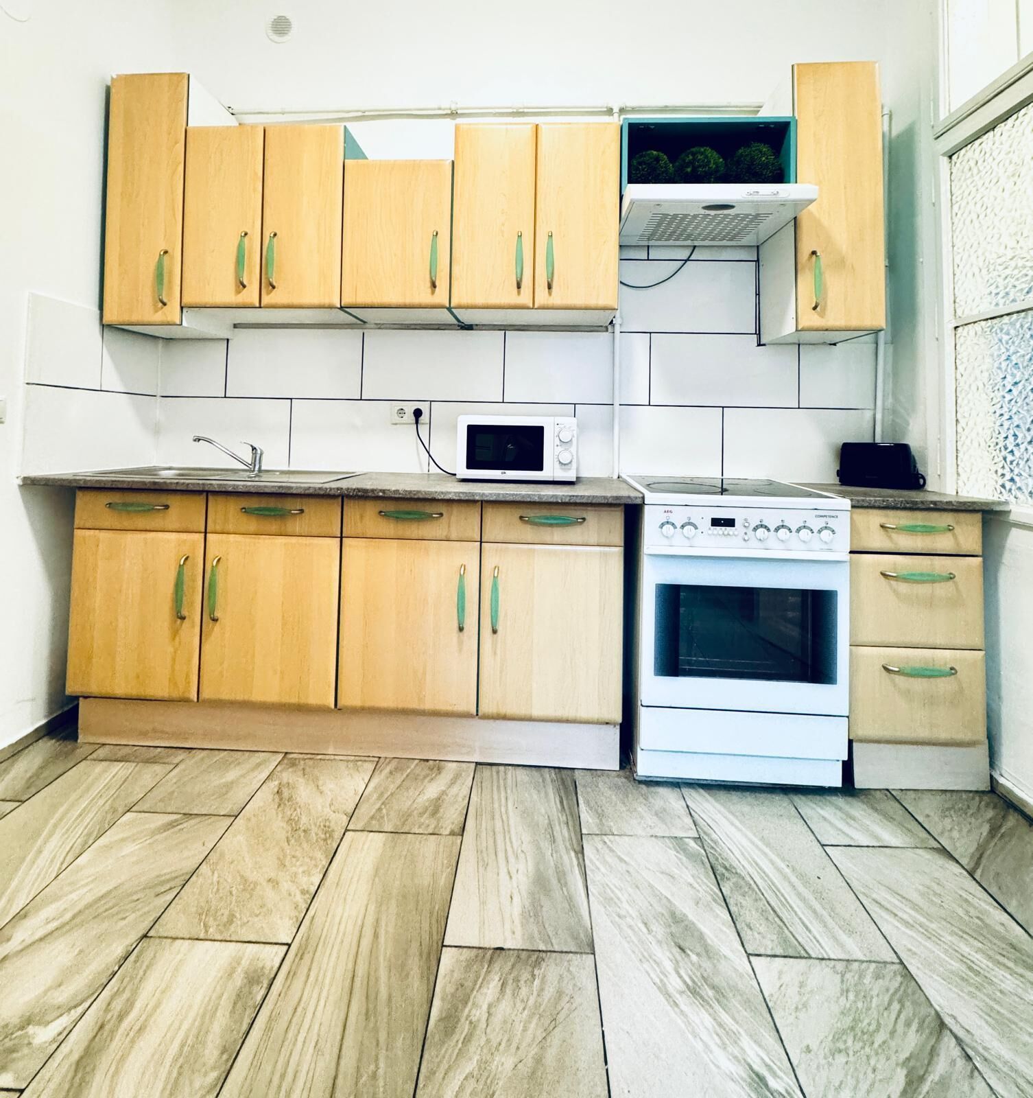 Estudi bàsic | Cuina privada | Frigorífic, microones i placa de cuina 