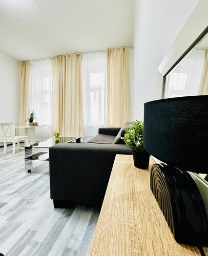 Beautiful Studio Apt Near Rathausplatz