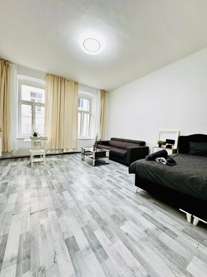 基本開放式客房 | 熨斗/熨衫板