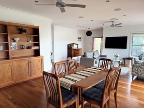 Interior - Loders Hill - A Peaceful Farm stay retreat in the Heart of Wine Country Vineyard (Mount Thorley)