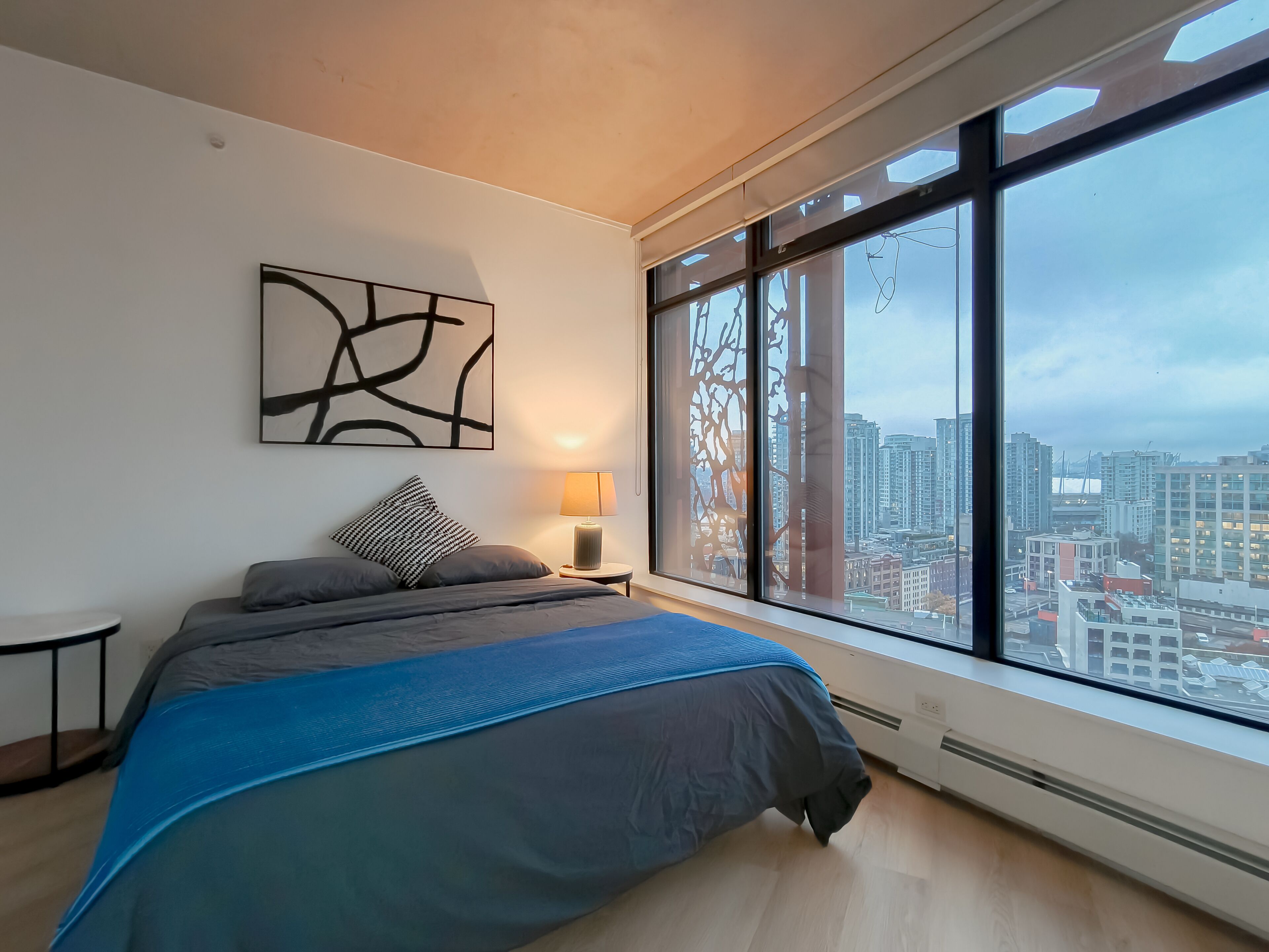 Gastown Unbeatable View 1 Bedroom High Rise Apartment Rooftop View Of Downtown - Vancouver