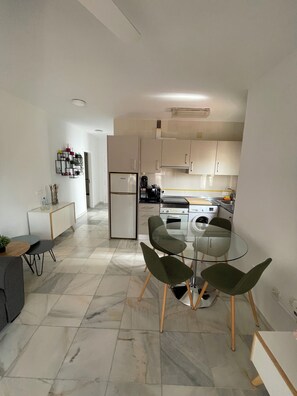 Private kitchen - COSTALAGO TORREMOLINOS BEACH APARTMENT (Torremolinos)