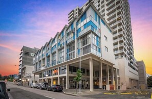 Exterior - Boutique and spacious apartment with stunning views in central CBD (Perth)