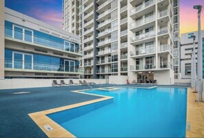 Pool - Boutique and spacious apartment with stunning views in central CBD (Perth)
