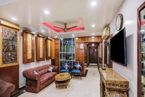 المنشأة من الداخ�ل