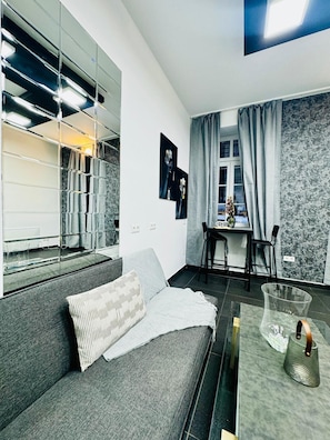 Studio Basic | Pemandangan dari kamar