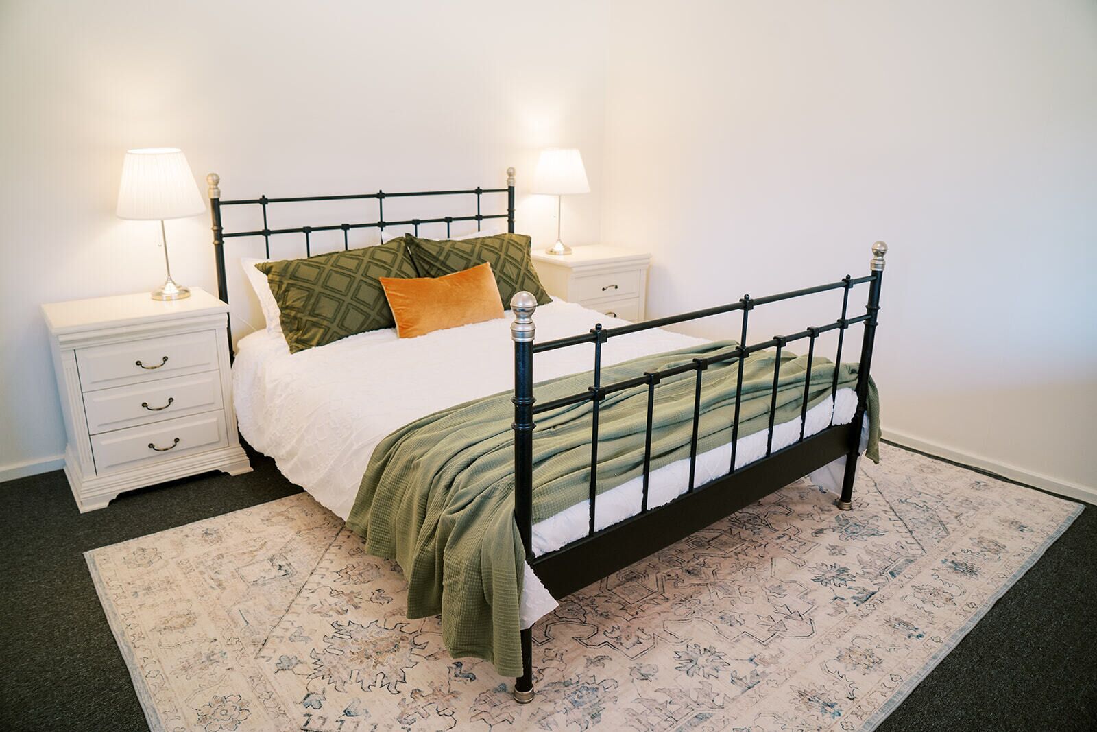 2 bedrooms, desk, iron/ironing board, travel crib