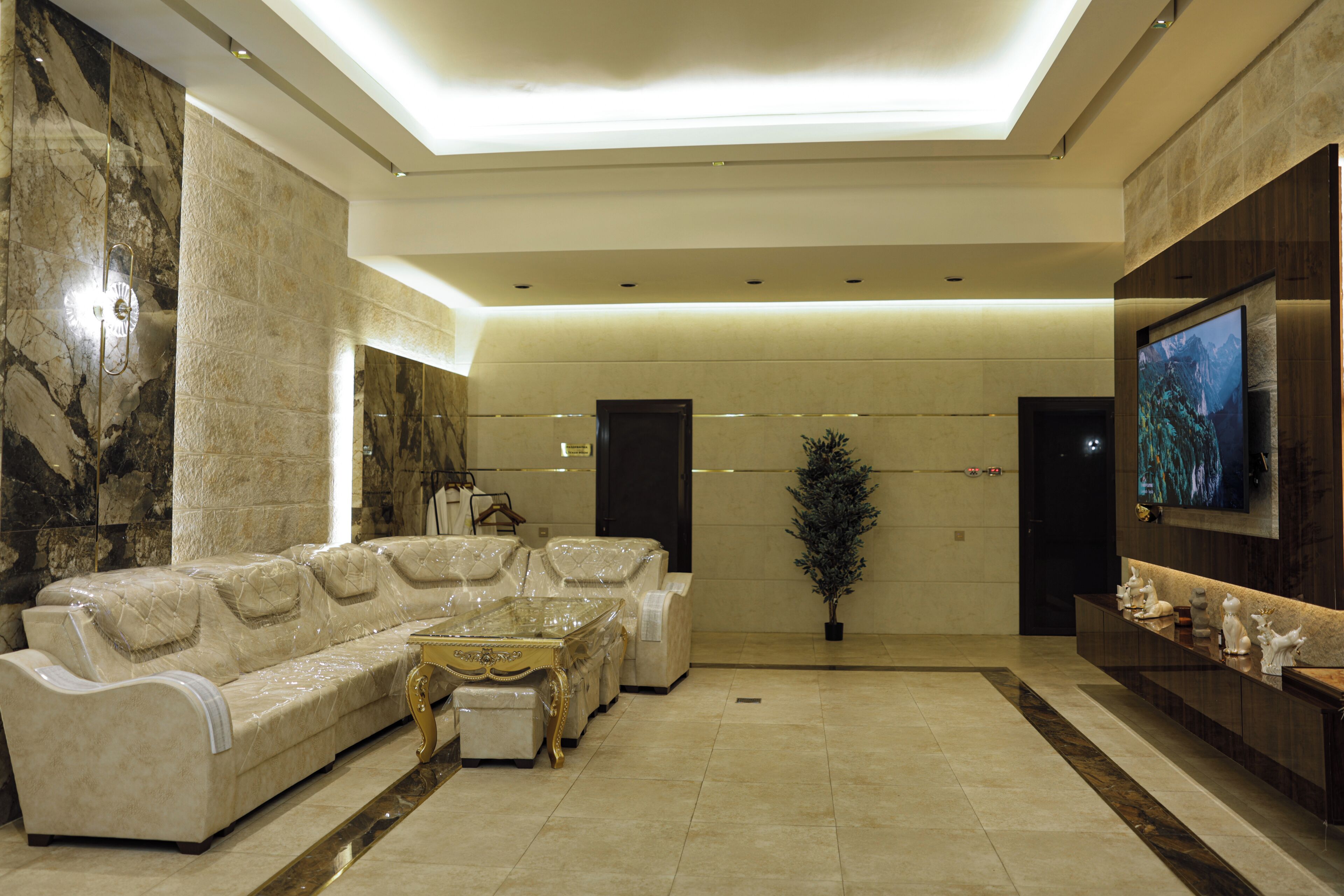 Sauna, hot tub, steam room, hot springs, mud baths, hot stone massages