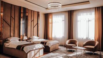 Öryggishólf í herbergi, skrifborð, vinnuaðstaða fyrir fartölvur