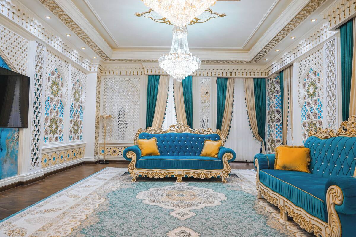 Presidential Apartment | Bathroom | Shower, hair dryer, bathrobes, slippers