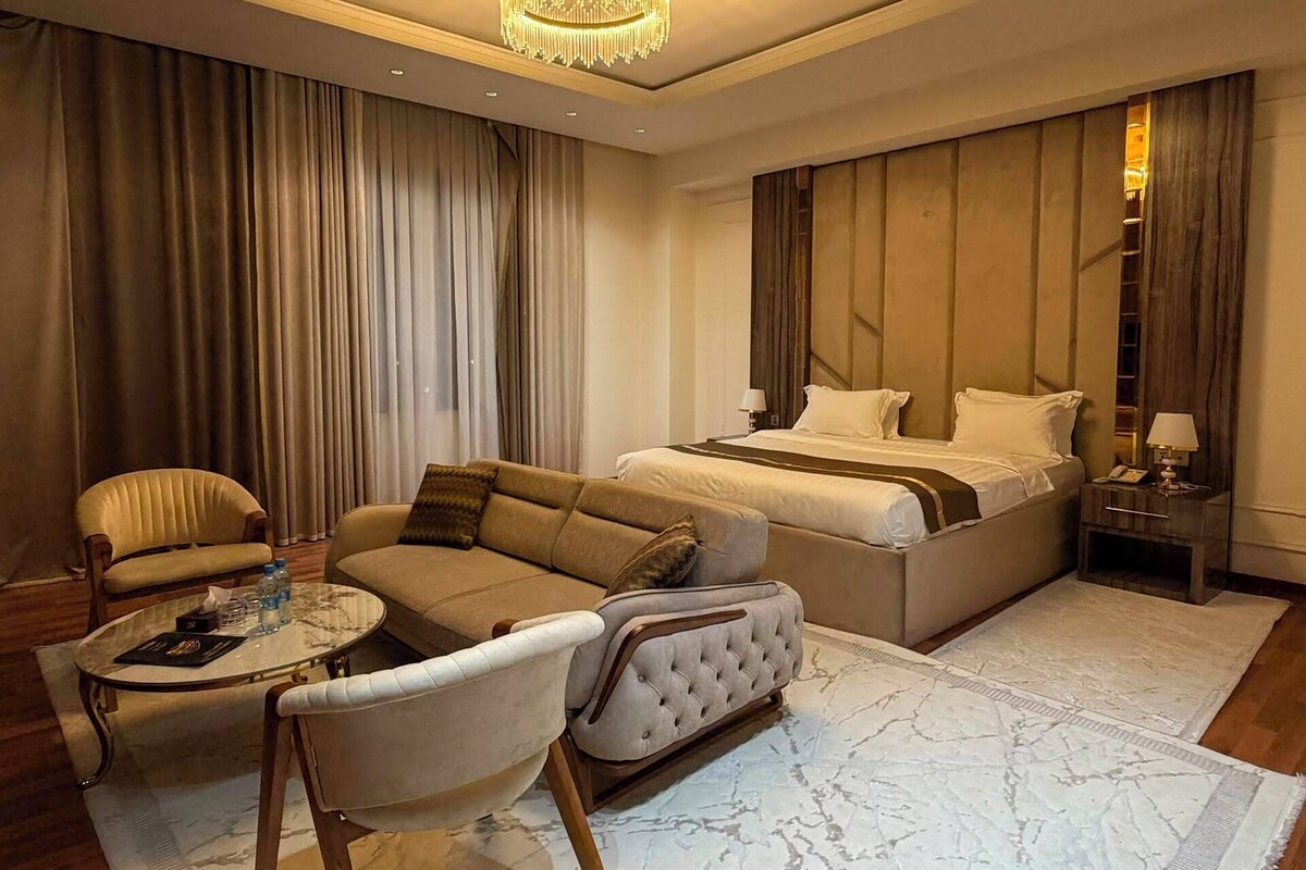 Premium bedding, minibar, in-room safe, desk