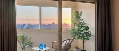 Luxury-Apartment, 3 Schlafzimmer, Balkon, Stadtblick | Blick vom Balkon