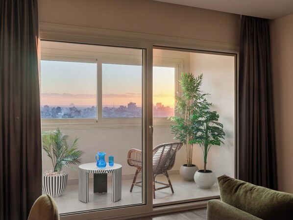 Apartamento superluxo, 3 quartos, sacada, vista para a cidade | Vista da sacada