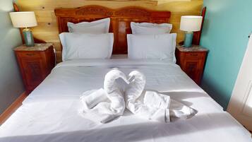 4 bedrooms, iron/ironing board, free WiFi, bed sheets