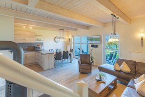 TV, fireplace - Vacation home "Krabbenfischer" in Dagebüll for up to 5 people (Dagebüll)