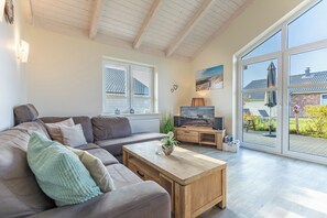 TV, fireplace - Vacation home "Blanker Hans" in Dagebüll for up to 4 people (Dagebüll)