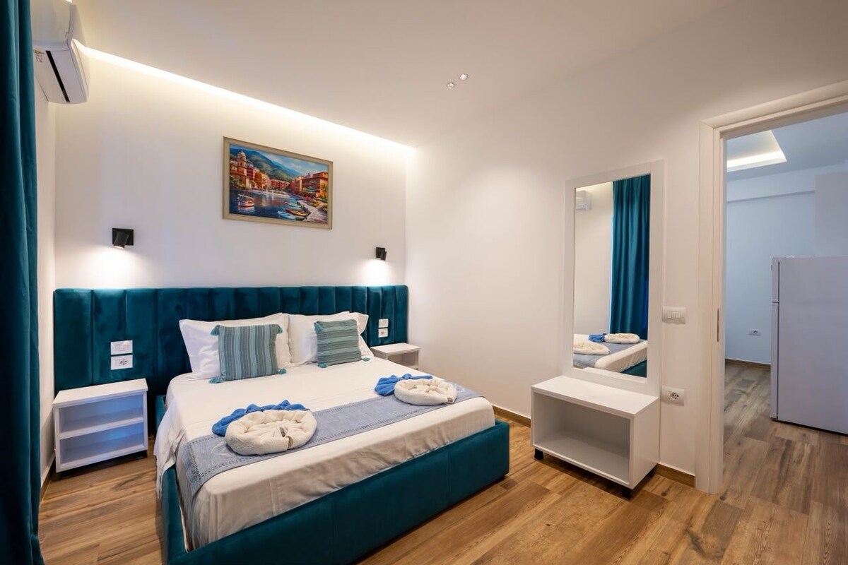 Family room with balcony | Desk, free WiFi