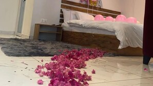 Suite Junior, pemandangan laut, menghadap pantai | Seprai premium, minibar, meja kerja, dan ruang kerja ramah laptop
