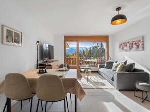 TV - Les Faverges 11 by Interhome (Crans-Montana)