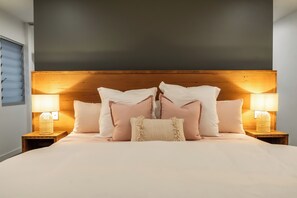 4 makuuhuonetta, silitysrauta/-lauta, ilmainen Wi-Fi, vuodevaatteet