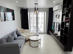 41-inch LCD TV with cable channels - Ha Long Homestay (Ha Long)