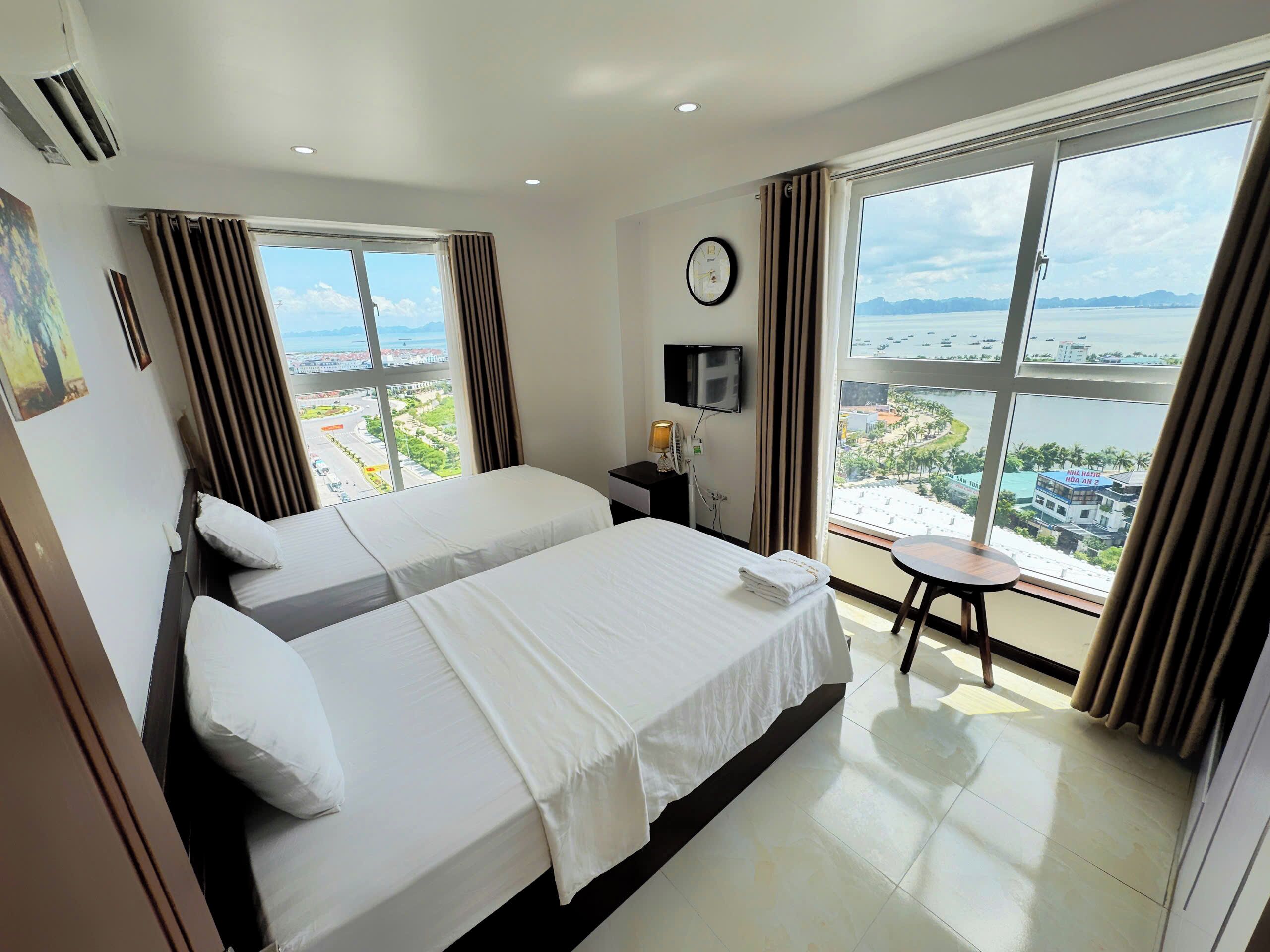 Ropa de cama de alta calidad, minibar y escritorio 