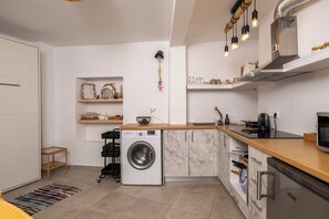 Microwave, stovetop - Jasmine Summer House – Quiet Retreat with Stunning Views (Lasithi)