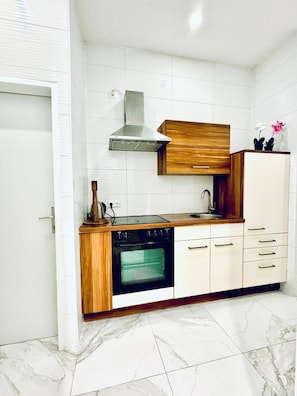 Basic Apartment | Private kitchen - Comfortable 3BR Stay Kaufpark Area (Vienna)