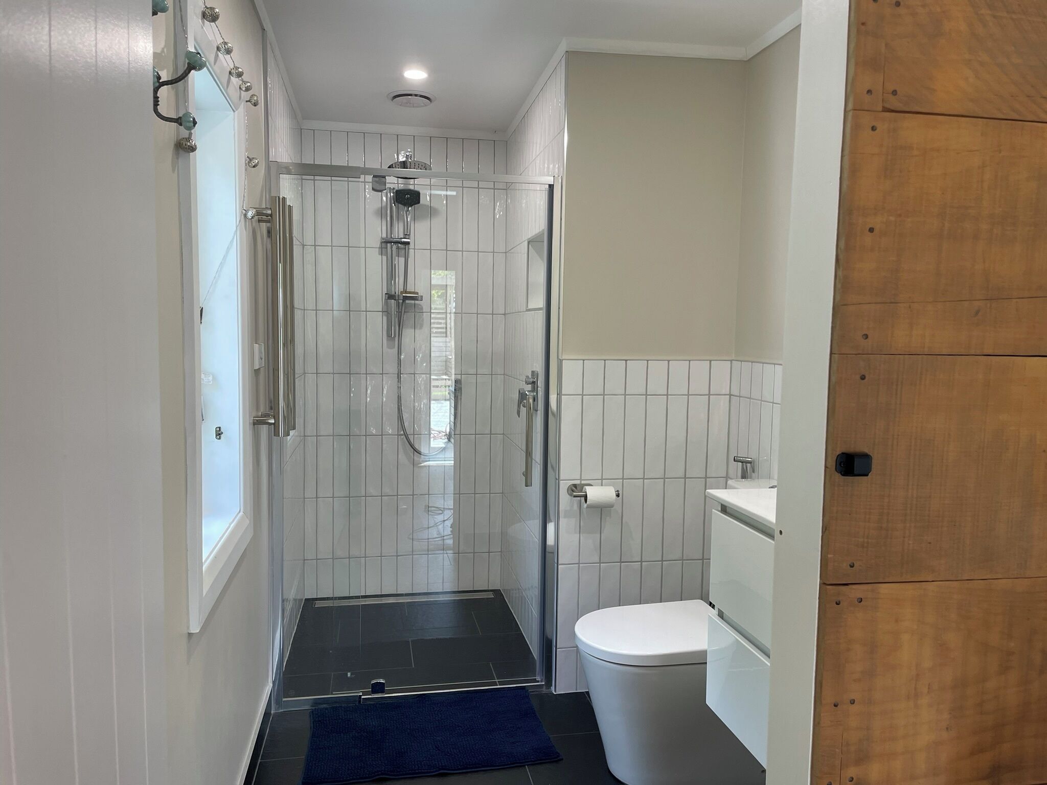 Dusche, Haartrockner, Bidet, Handtücher