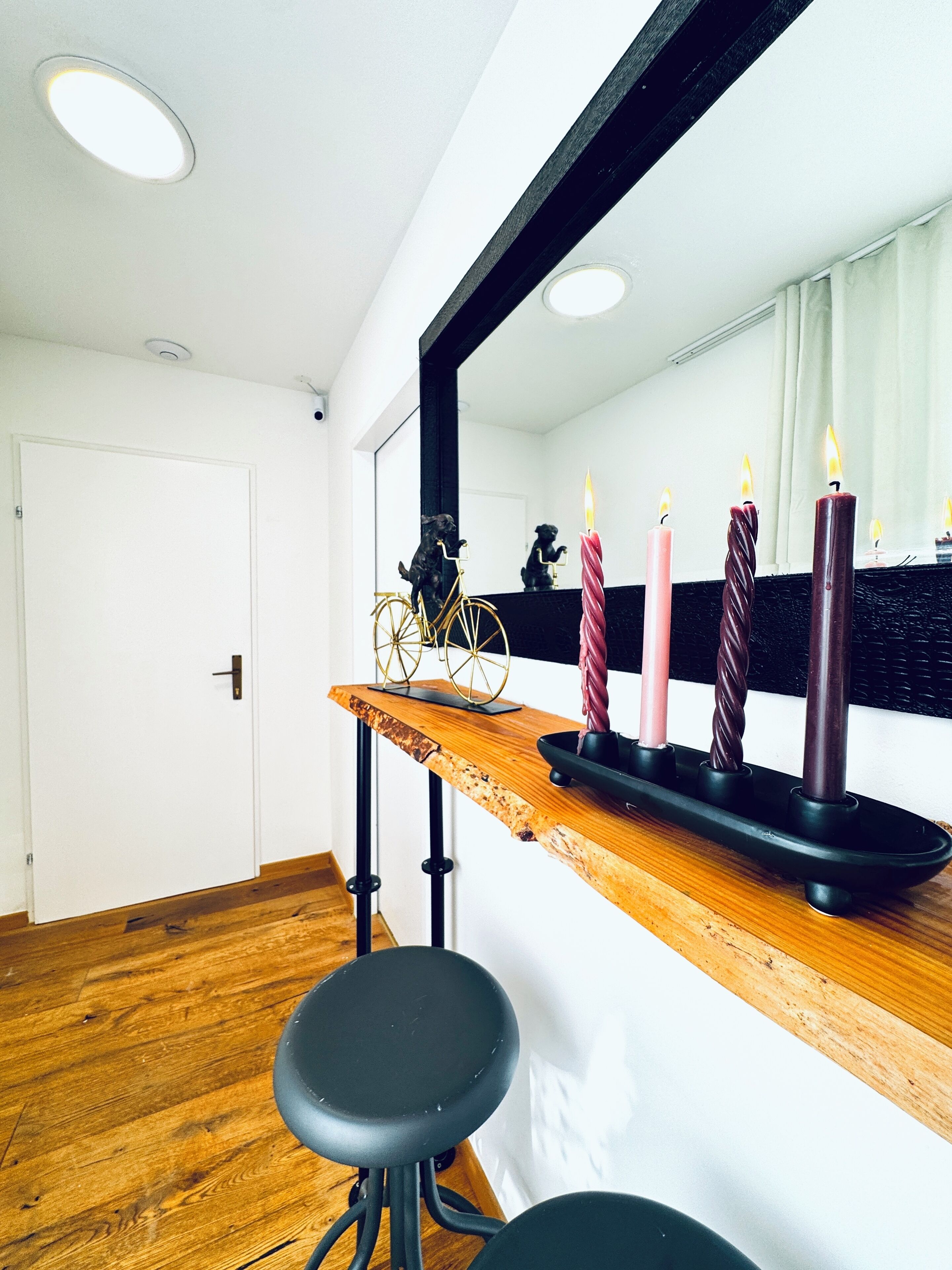 Departamento básico | Cocina privada | Refrigerador, microondas, parrilla de estufa y utensilios de cocina 