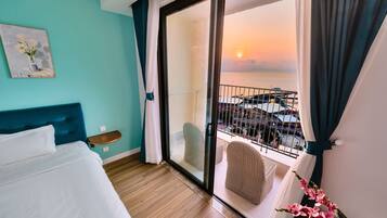 Executive Studio, 1 Queen Bed, Balcony, Ocean View | Balcony
