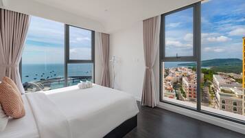 Panoramic Apartment, 2 Bedrooms, Balcony, Ocean View | Hypo-allergenic bedding, memory-foam beds, minibar