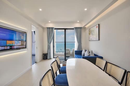 Luxury-Apartment, 3 Schlafzimmer, Balkon, Meerblick | Wohnbereich