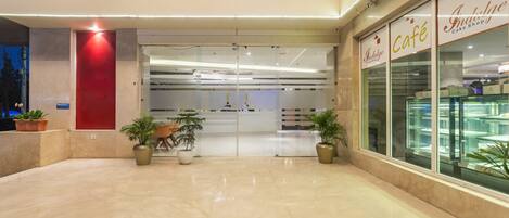 内部エントランス